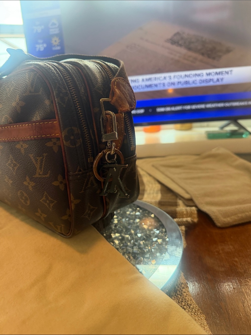 💯💯💯Louis Vuitton Monogram Reporter PM bag  with Dust bag (Charm not included ) - Picture 5 of 13
